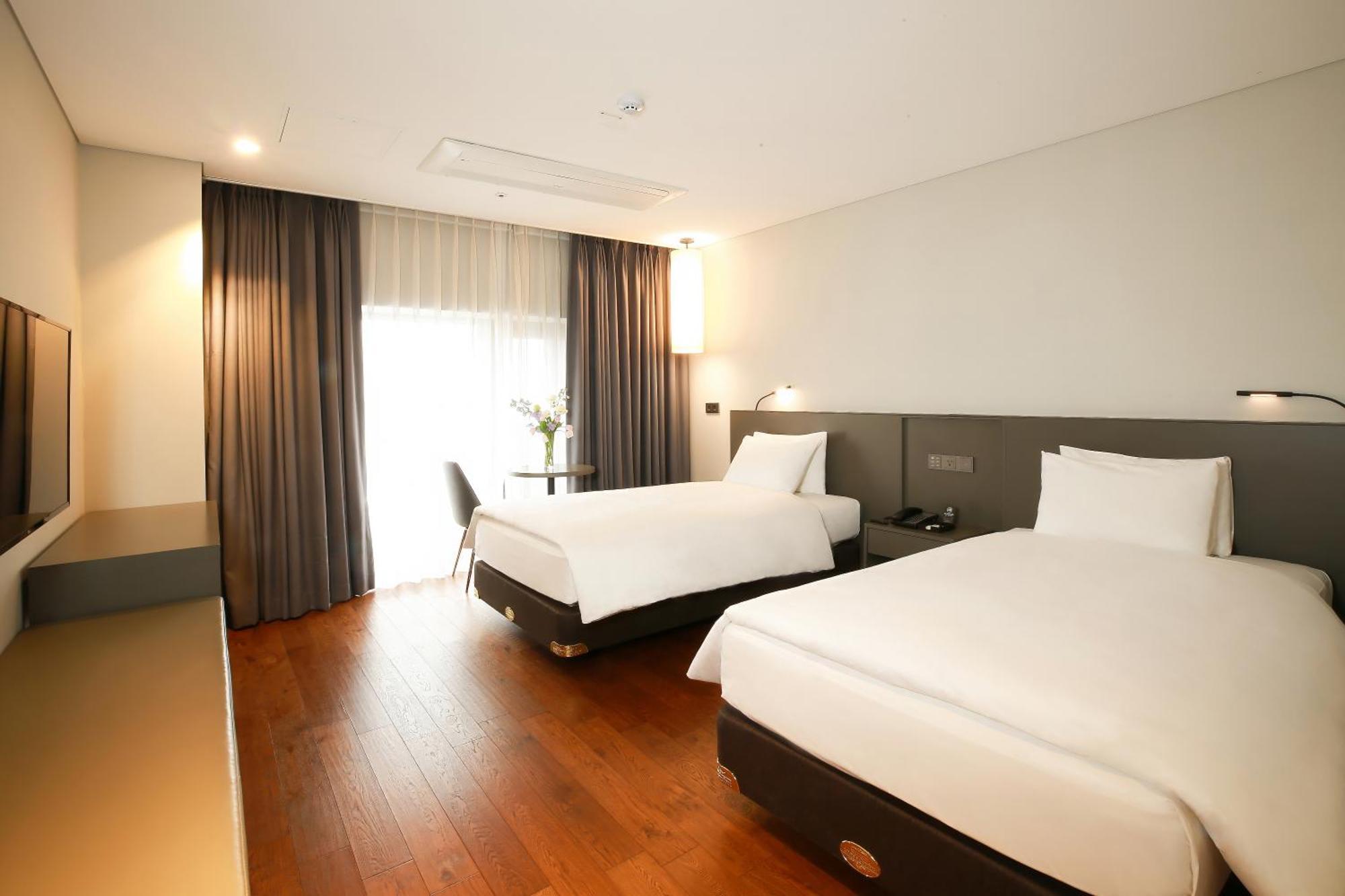 Westernlife Hotel Iksan Room photo
