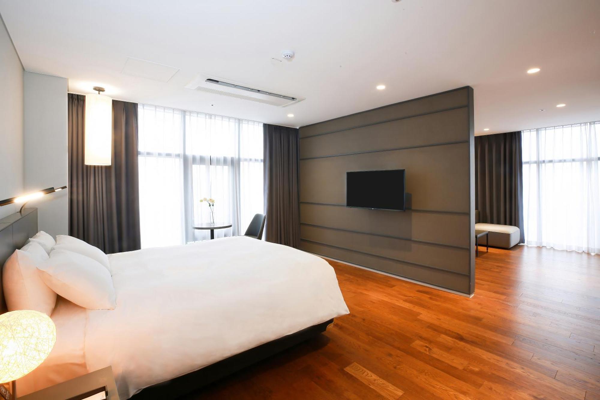 Westernlife Hotel Iksan Room photo